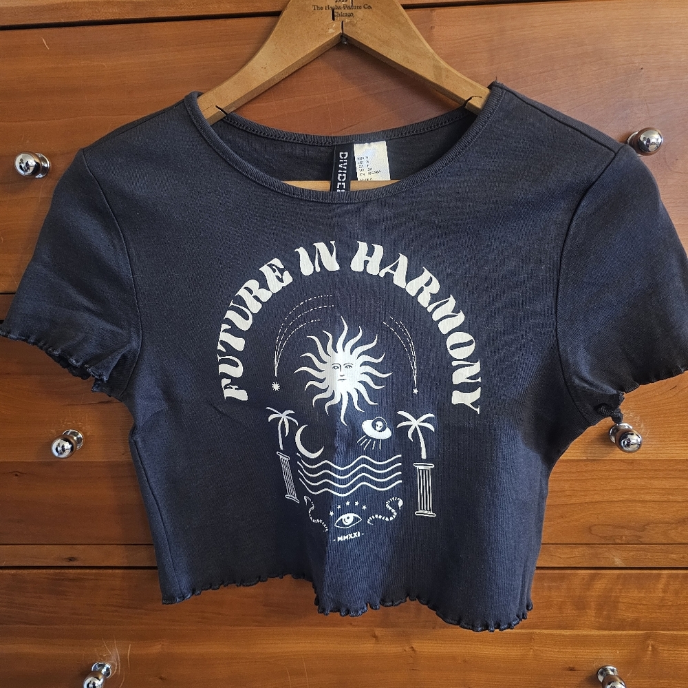 Crop top - Picture 2 of 2
